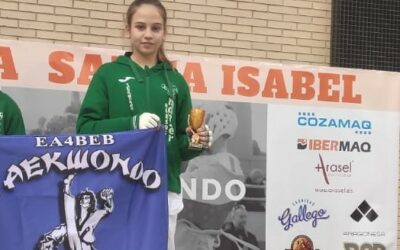 REBECA ACEVEDO (ALUMNA DE 2º DE ESO) MEDALLA DE ORO EN TAEKWONDO