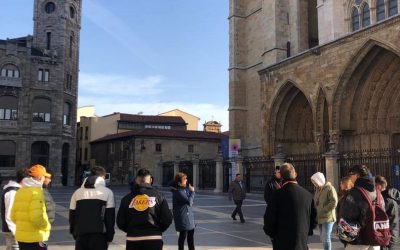 Nuestros alumnos de Grado Básico visitan la Catedral de León